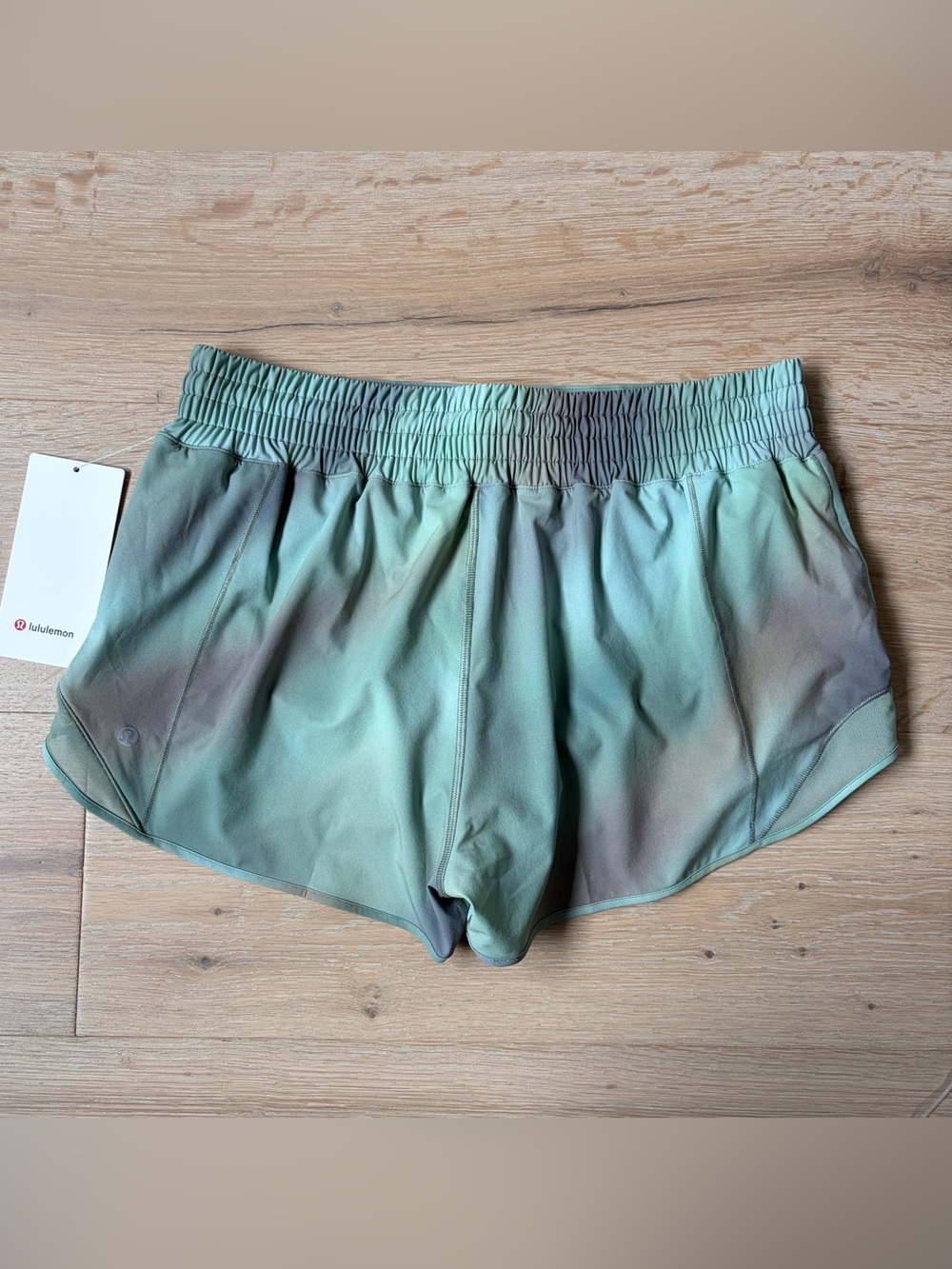 NWT Lululemon Hotty Hot High Rise Lined Short 2.5 Chroma Drift Size 12*O15 - Picture 3 of 4